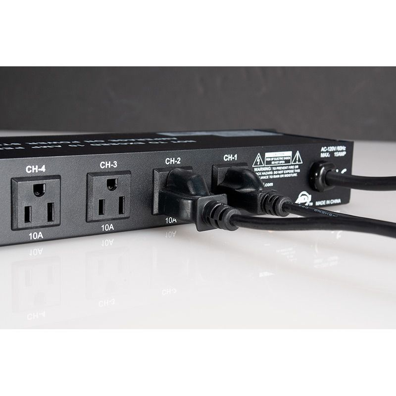 American DJ (PC-100A) A/C 8 Switch Power Center